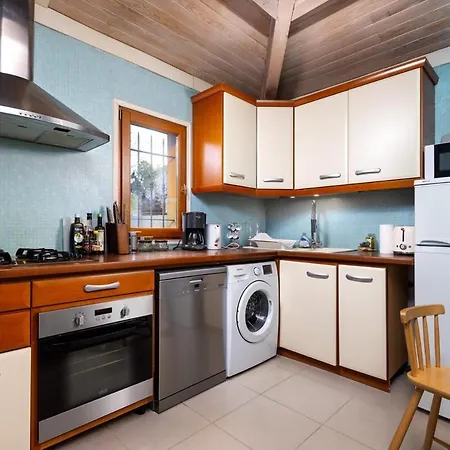 Maison Nicoise, Jardin, Piscine, Parking Double *