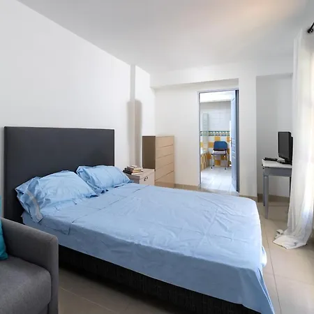 Maison Nicoise, Jardin, Piscine, Parking Double Willa *